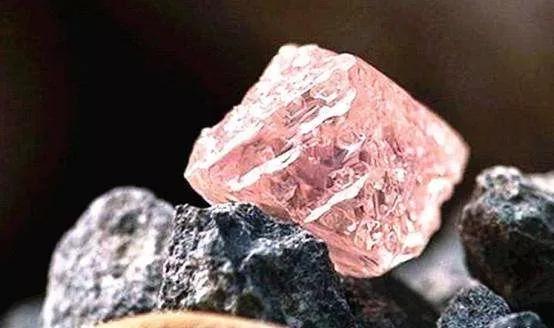 金鸡钻石价值,金鸡钻石价值多少钱