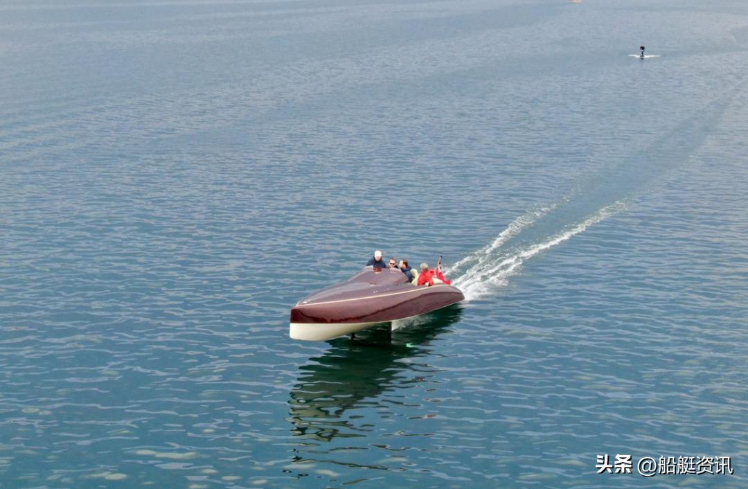 经典融合现代技术!SpiritYachts首艘木制电动水翼艇下水