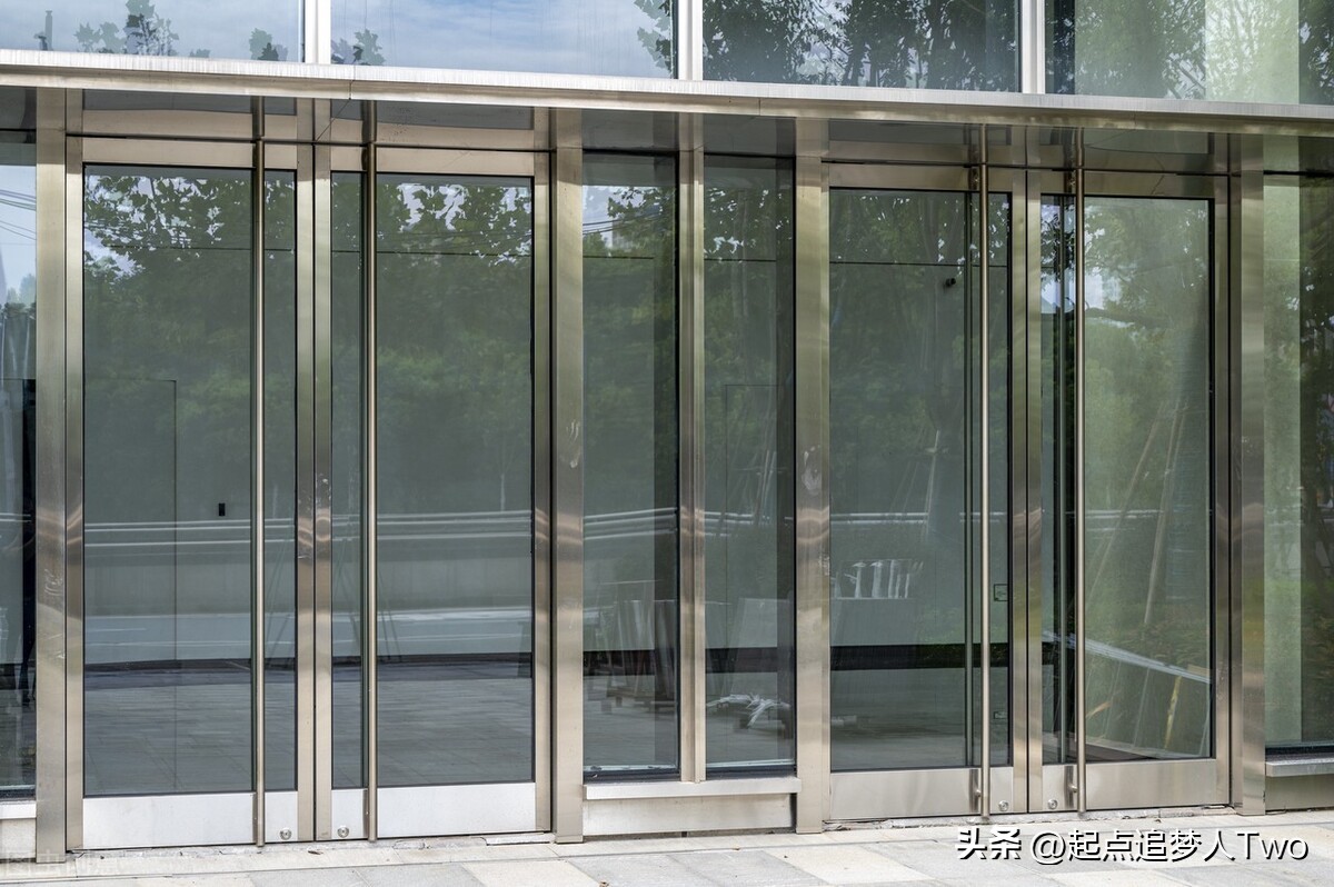 什么是实体店与网店,实体和电商哪个便宜