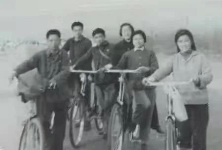 姘歌繙鐨勮嫃涓滃潯鍘熺増,姘歌繙鐨勫紶鍥借崳姝屾洸