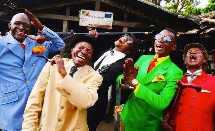 疯狂的非洲“高质量男”：为了一套衣服，不惜卖掉自己的房子