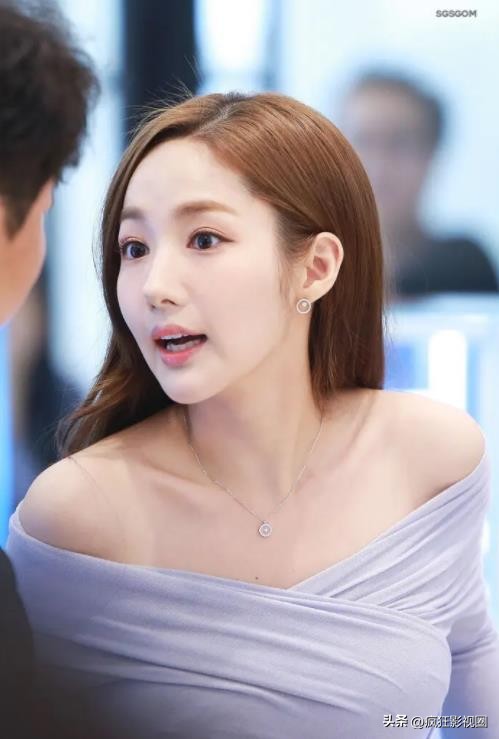 韩国女星朴敏英整容,朴敏英被称为韩国整容界女星范本