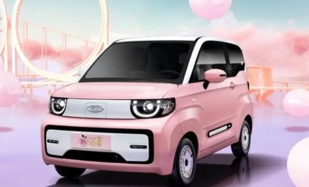 奇瑞qq冰淇淋170km冬季续航测评,奇瑞qq冰淇淋和五菱宏光mini大小