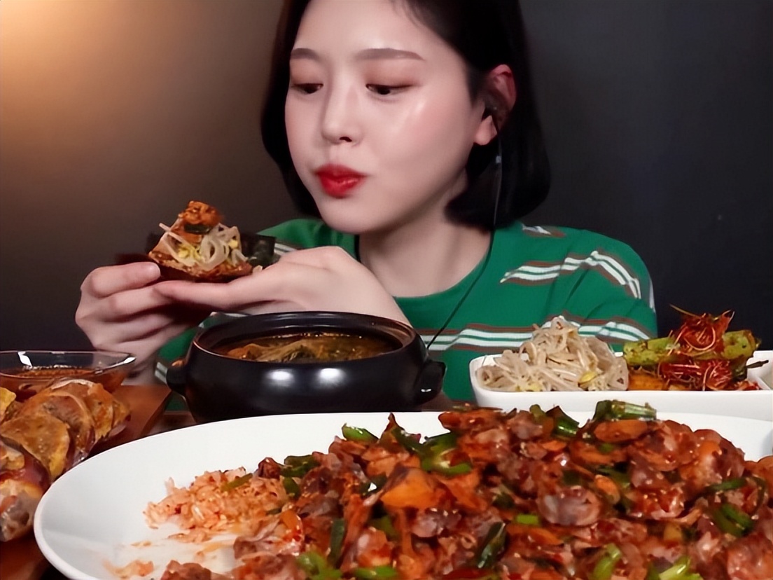 女大学生把30厘米“兔兔管”插入体内：上瘾*行为性**，害了多少人？