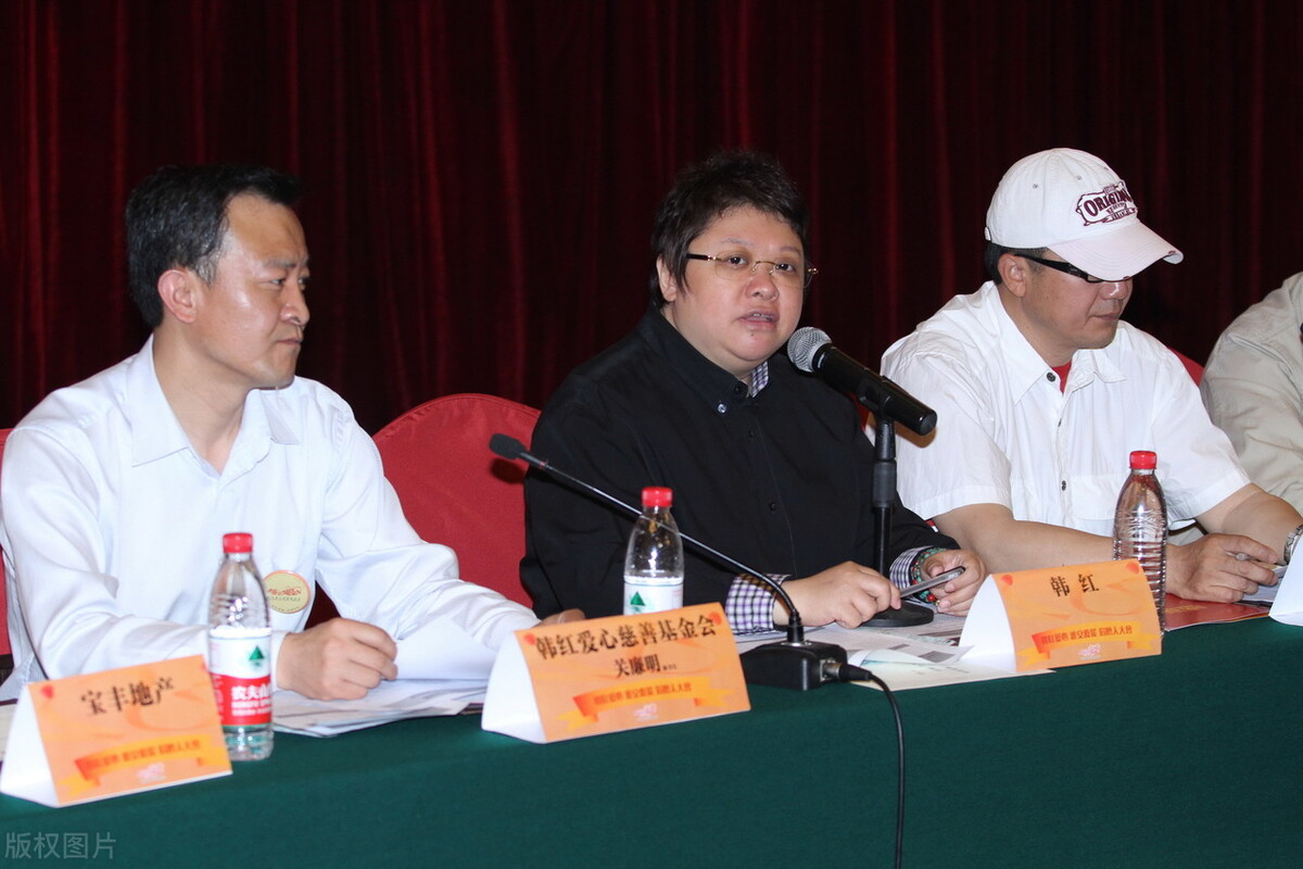 韩红做慈善为什么会有争议,韩红慈善倾家荡产完整版