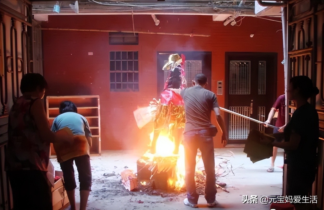 人去世后生前的衣服怎处理,人过世后生前衣物如何处理