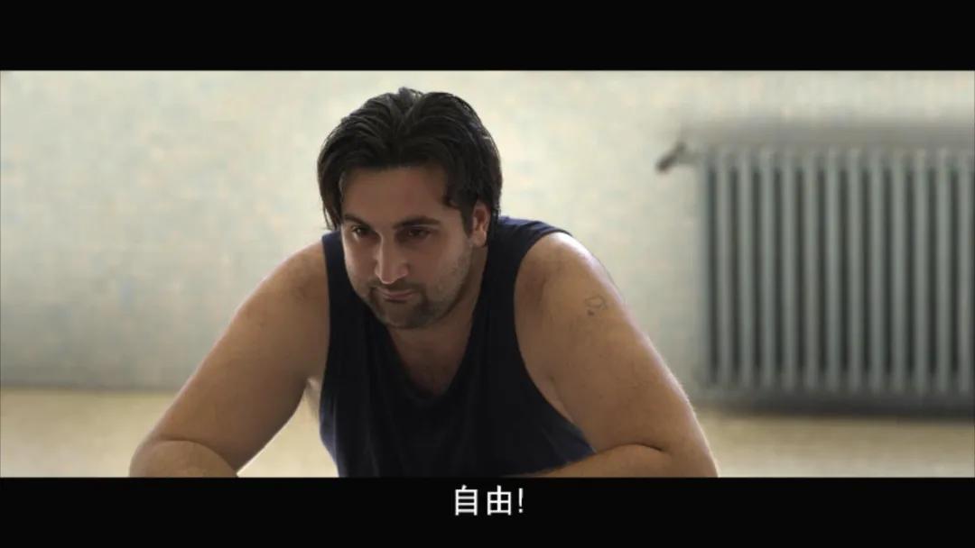 满屏美胸！三观震碎！意大利女人好敢