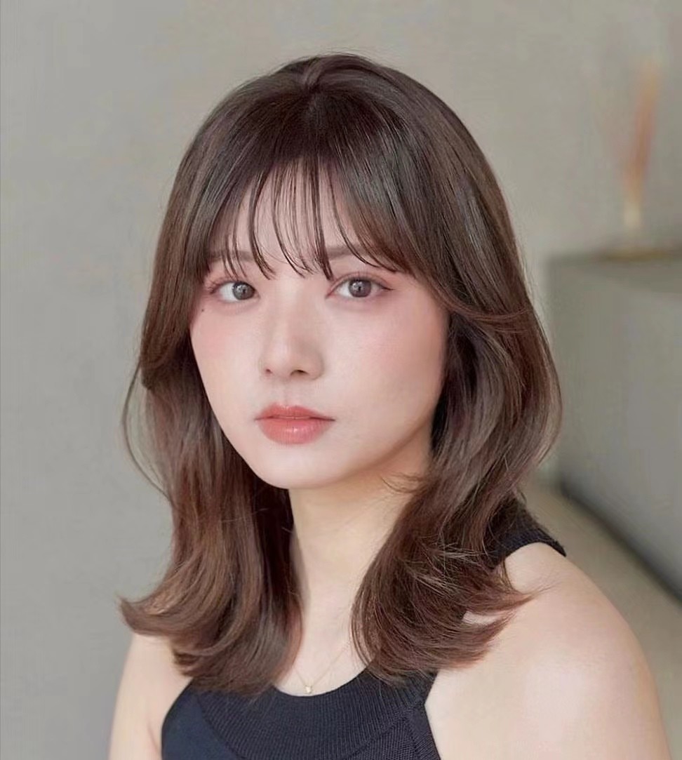 2018年最潮的几款中长发发型,今年最流行的一款发型中长发