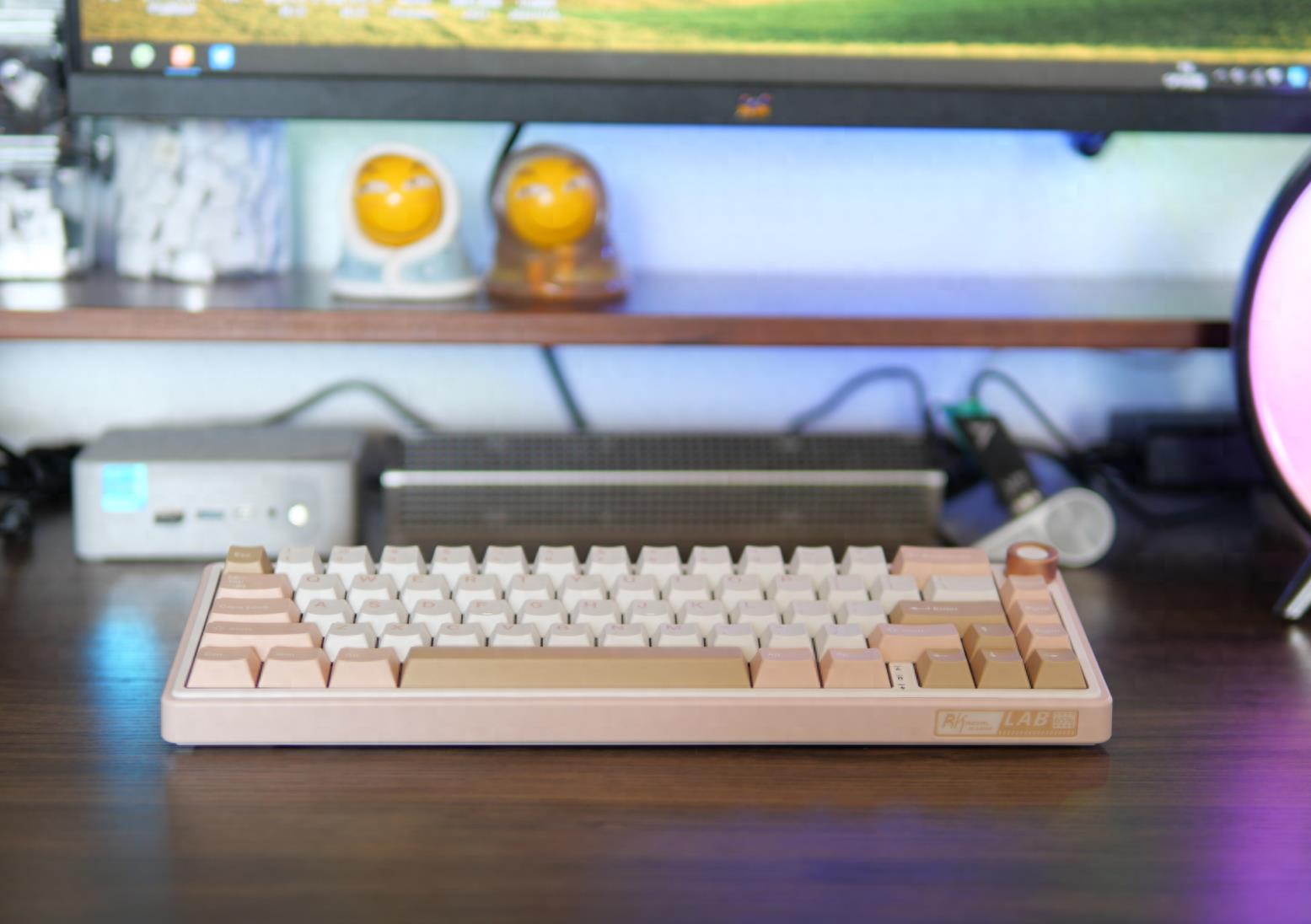 终于开始卷小配列了，好看好用还要好听，RK65机械键盘拆解评测