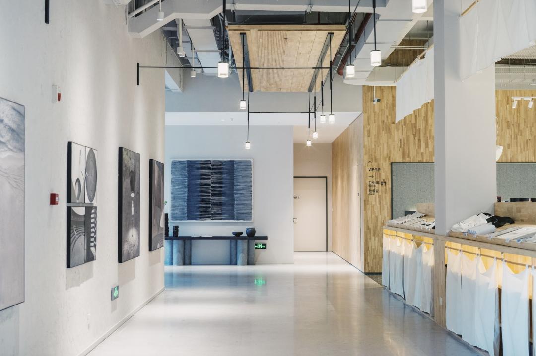 三亚沙滩和碧海蓝天,三亚有清澈的海水和美丽的沙滩