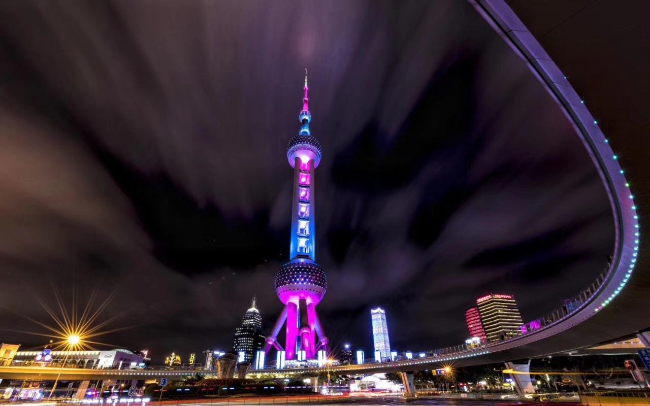 魔都上海是一个非常有机遇的城市,上海魔都深圳号称什么之都