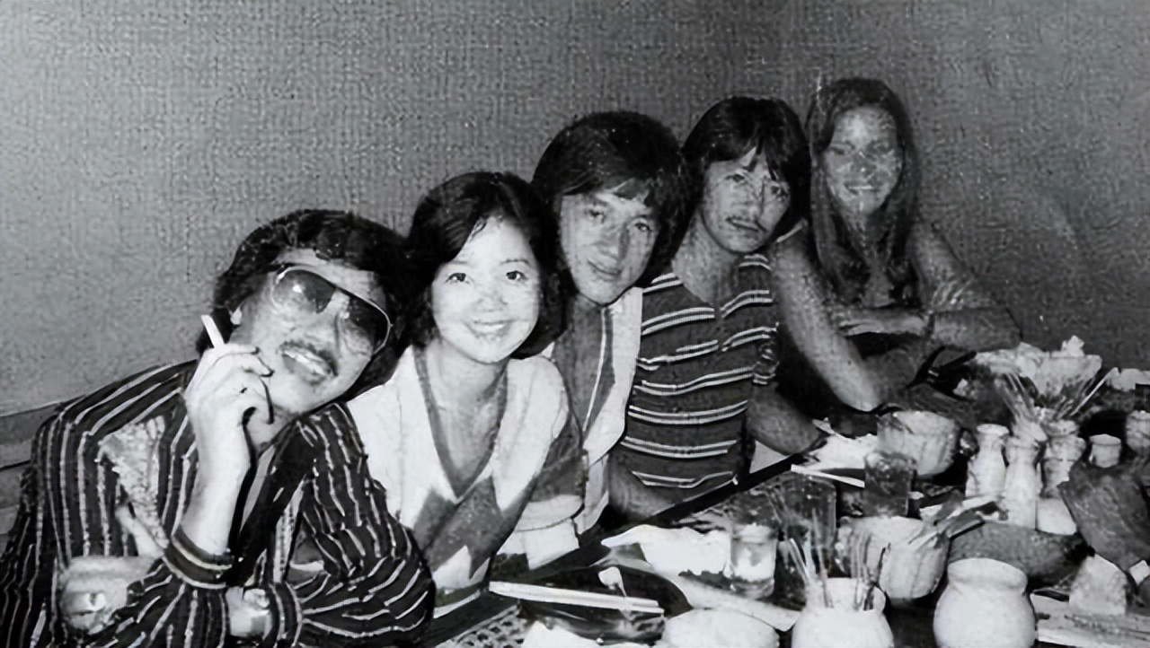 揭秘一代歌后邓丽君死亡之谜,邓丽君简介几岁死的