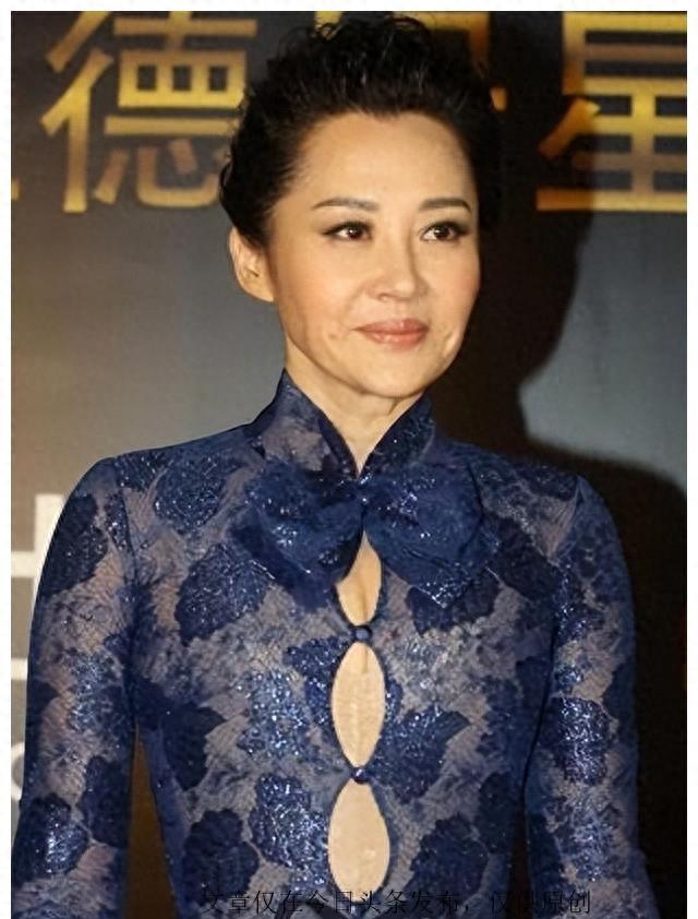 50岁许晴现在的生活,二十多岁的许晴现状