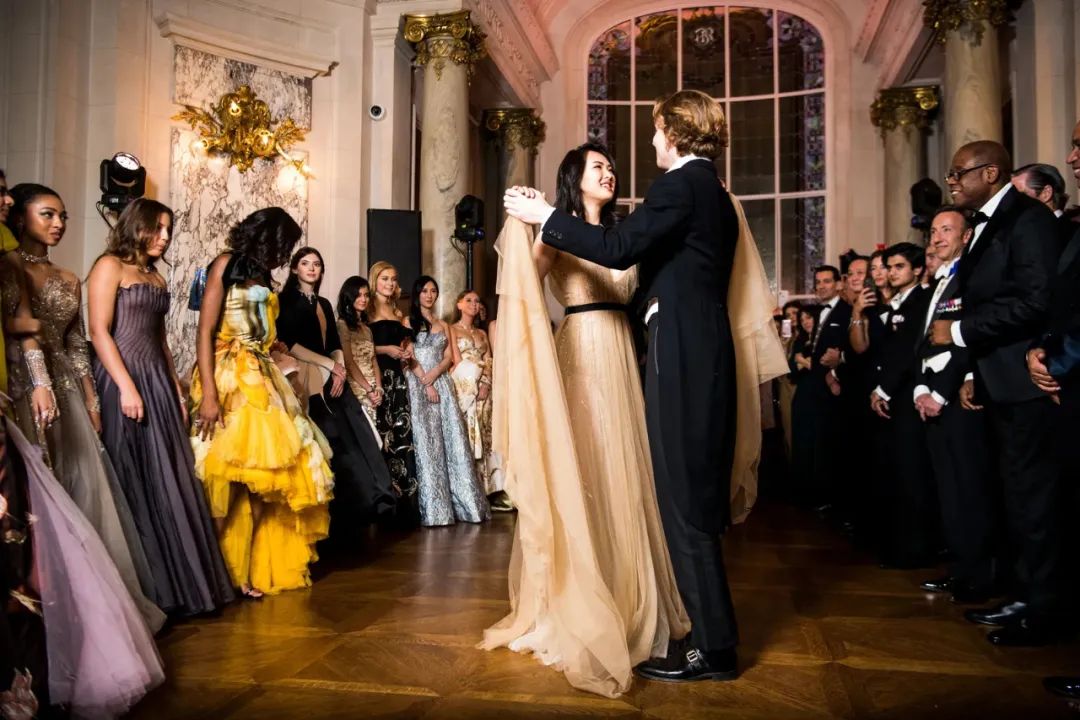 顶豪找贵族，LV家小公子的女友原来是伯爵之后…