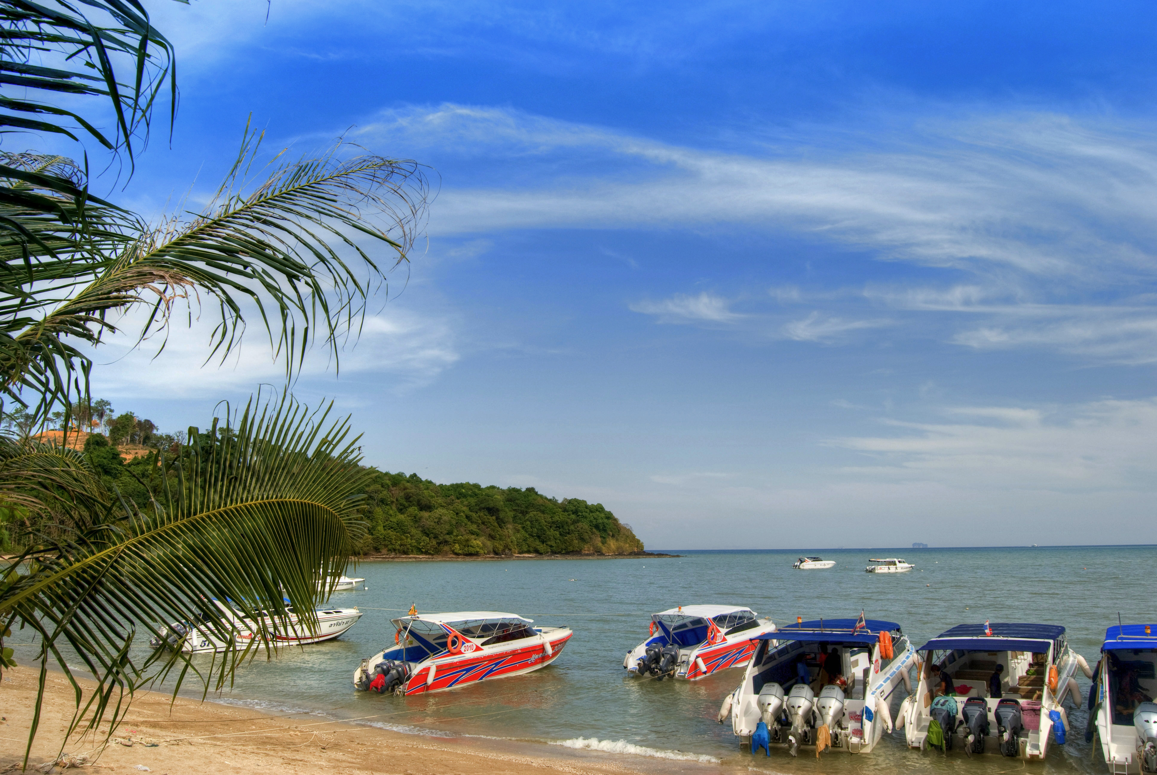 泰国三亚旅游对比,三亚和泰国旅游选择哪里