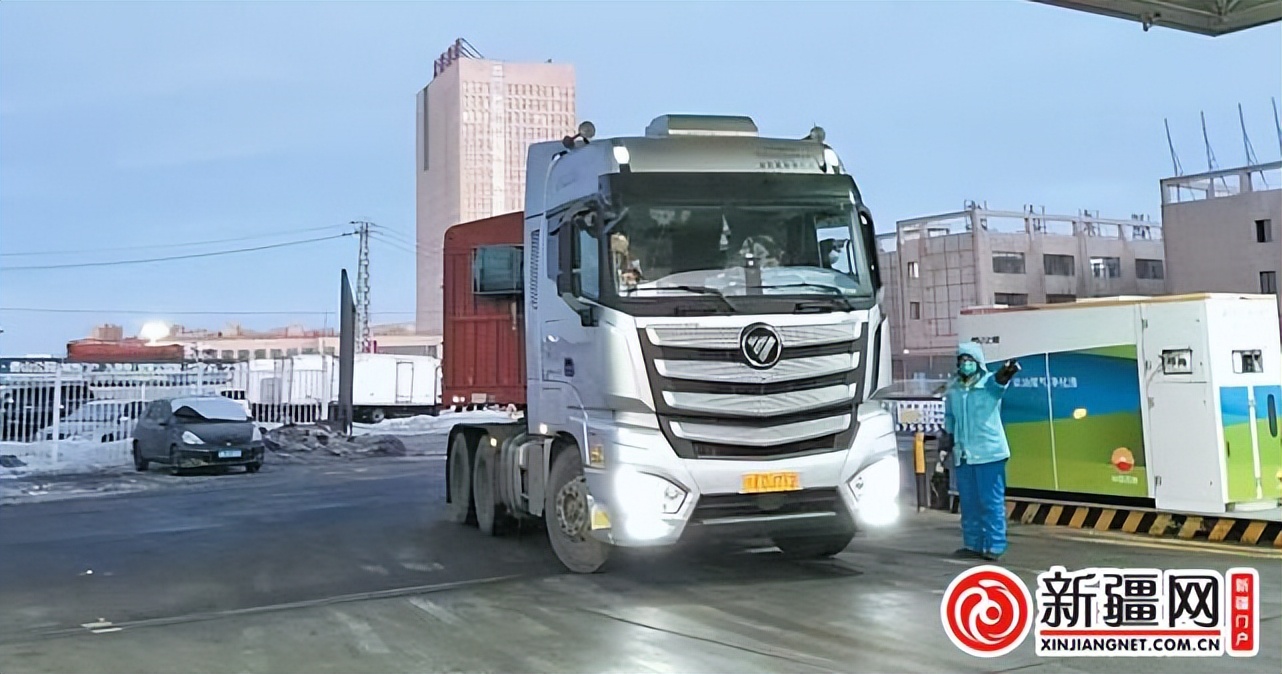 乌鲁木齐加油走进乌鲁木齐,乌鲁木齐站进出疆顺畅有序