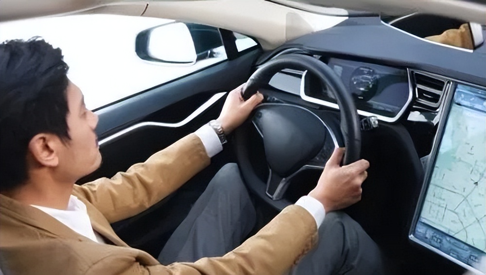 在昆明开网约车谋生怎么样 (在昆明开网约车能赚到钱吗)