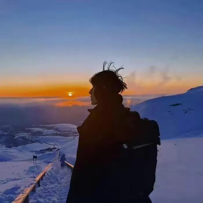 很久不换头像的男生,长期不换的微信头像男生