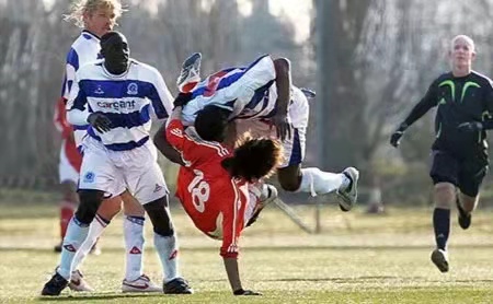 深圳队郜林陈涛,郜林被罚下场