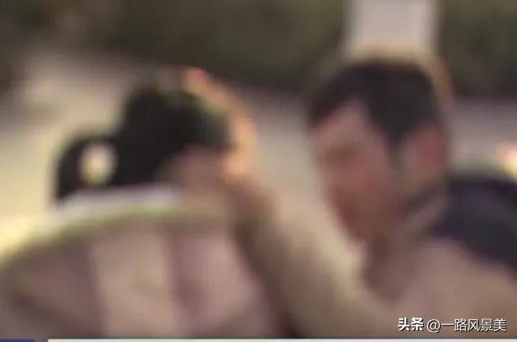 缇庡コ鐩存挱琚敺鐢熷埛绀肩墿,缇庡コ鐩存挱鏀跺埌宸ㄦ绀肩墿