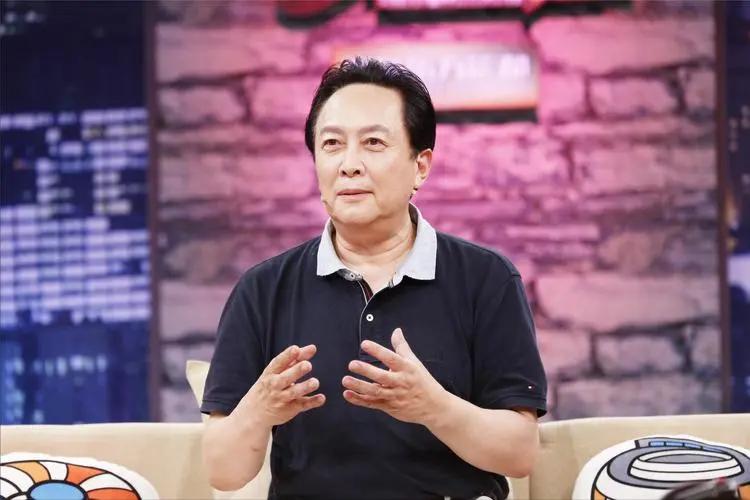 国内赚钱国外花、玩弄感情只生娃...这4位老狐狸的尾巴藏不住了？