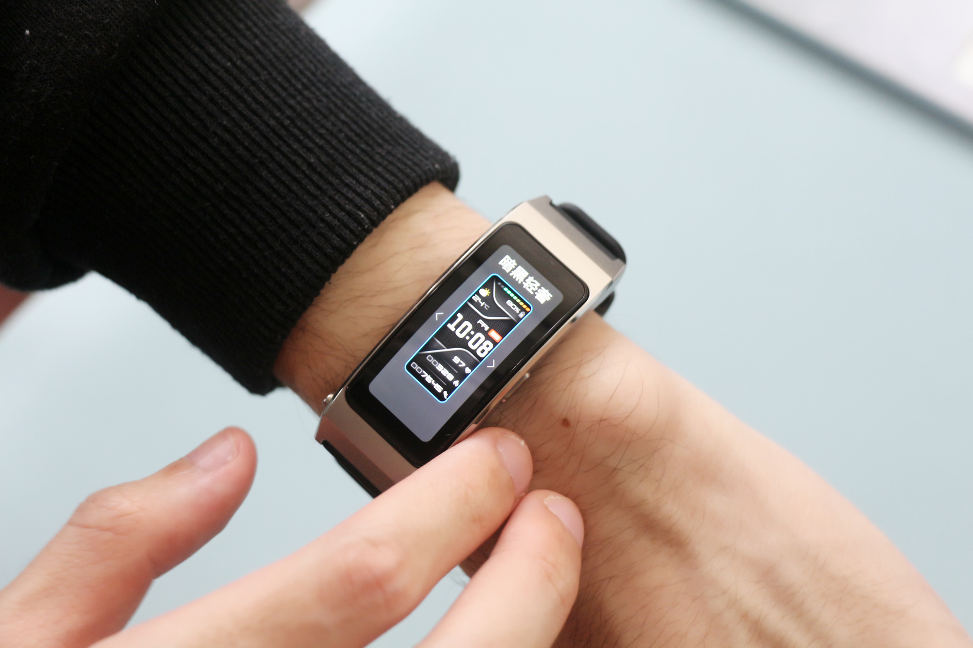 手环耳机二合一华为b7上手体验,华为什么时候发布新款B7手环