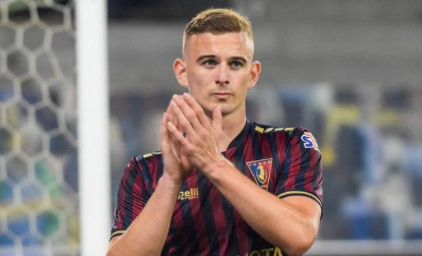 18岁天才妖星横空出世，被誉为博格巴和丁丁结合体，8大豪强疯抢