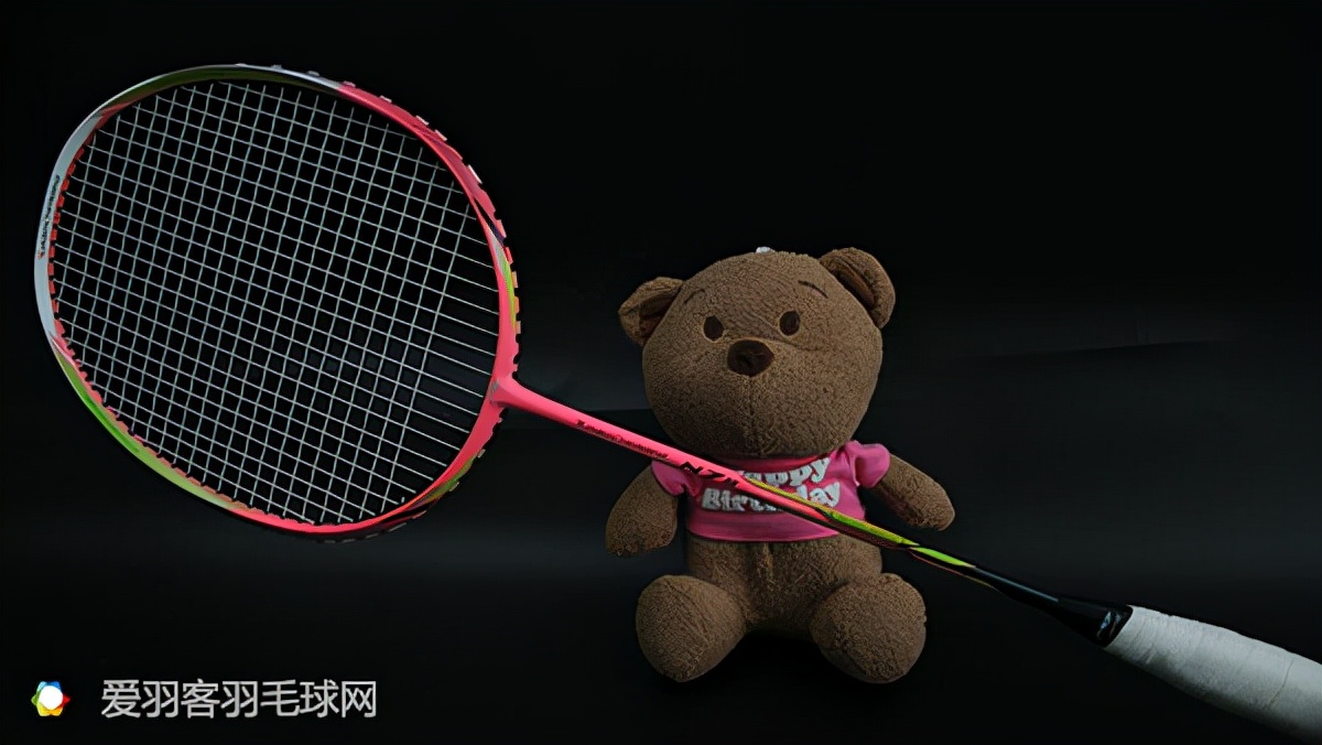 过年了买件衣服犒劳一下自己,羽毛球装备购买指南