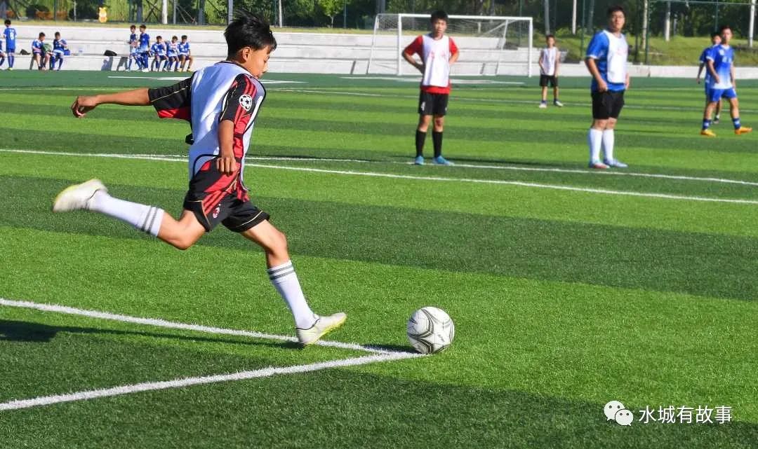 【三个努力建成】迁安青少年暑期足球比赛正酣