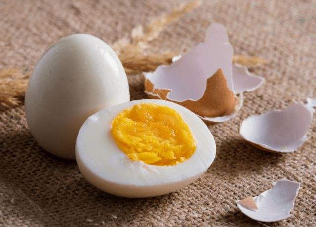 一出生就是营养不良导致头发发黄,头发偏黄就是营养不良吗