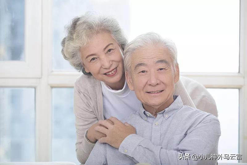 脖子和腋下的小肉粒,脖子和腋窝长小肉粒怎么回事