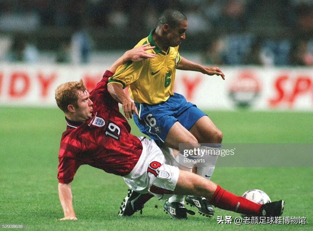 号称赞助过球王贝利拳王阿里的美国潮牌，靠曼联王朝92班昙花一现