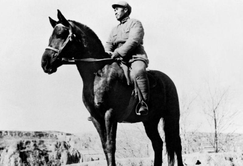 解放军击沉英军舰紫石英号后续,解放军炮轰英军紫石英号战舰片段