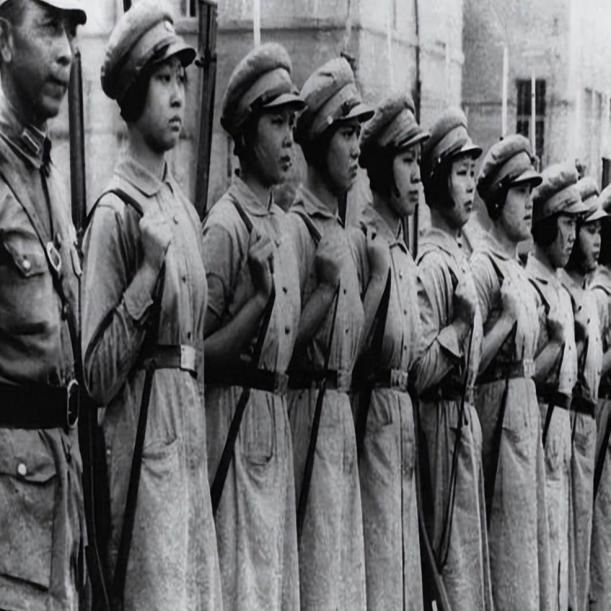 罕见晚清老照片被押赴菜市口,晚清妇女照片