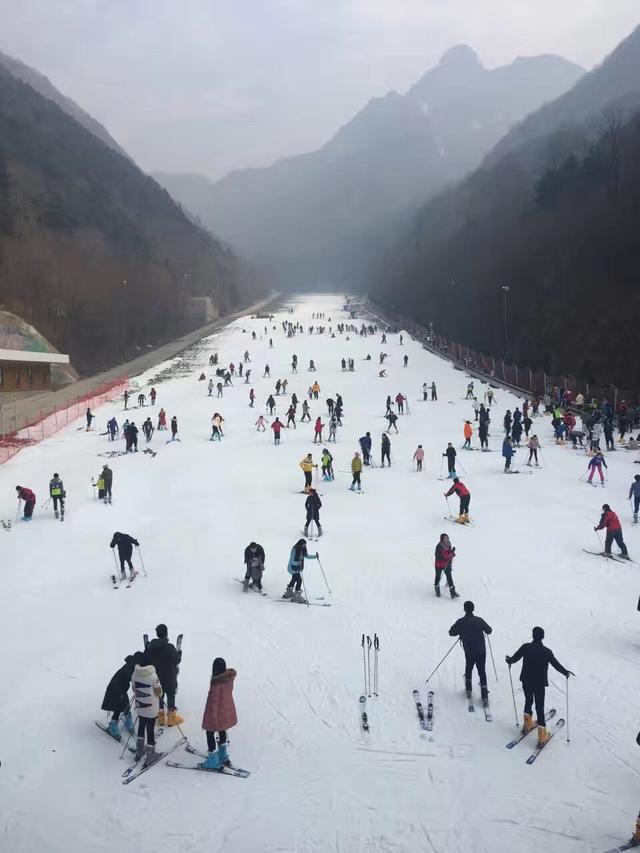 西安一年四季都能练滑雪的地方,西安哪个滑雪场适合嬉雪