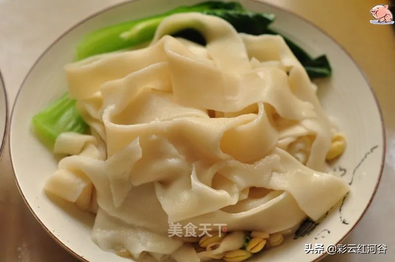 油泼面家常做法,油泼面怎么和面