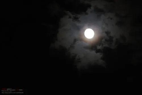 宇宙月亮之谜,宇宙的奥秘月亮上的神秘天体