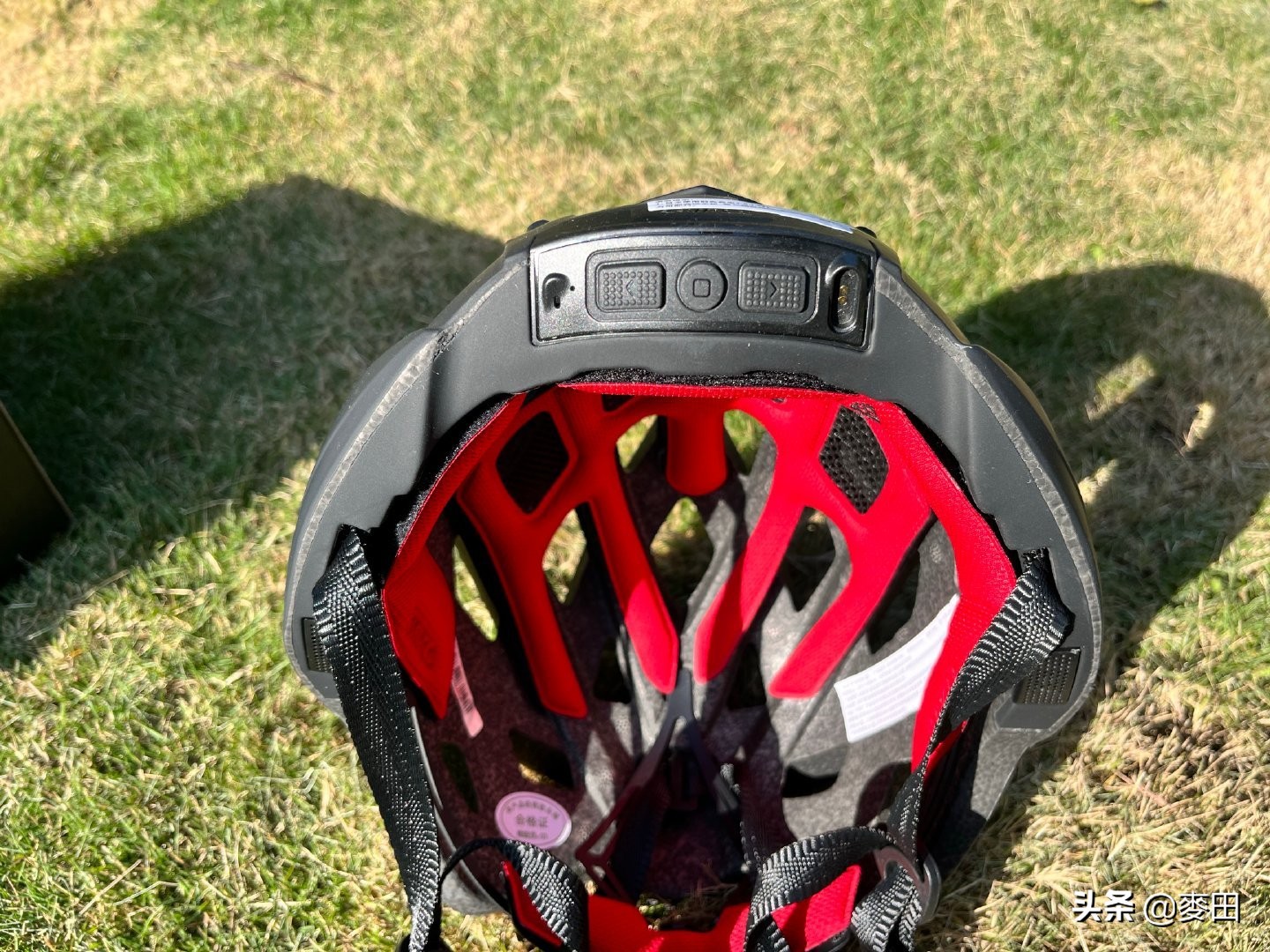 科技感爆棚的未来型头盔,智能头盔helmet