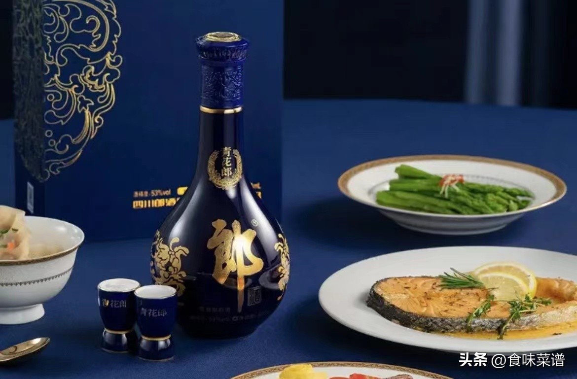 大批日本游客“涌入”中国，目的不是看熊猫，而是我国白酒，为何