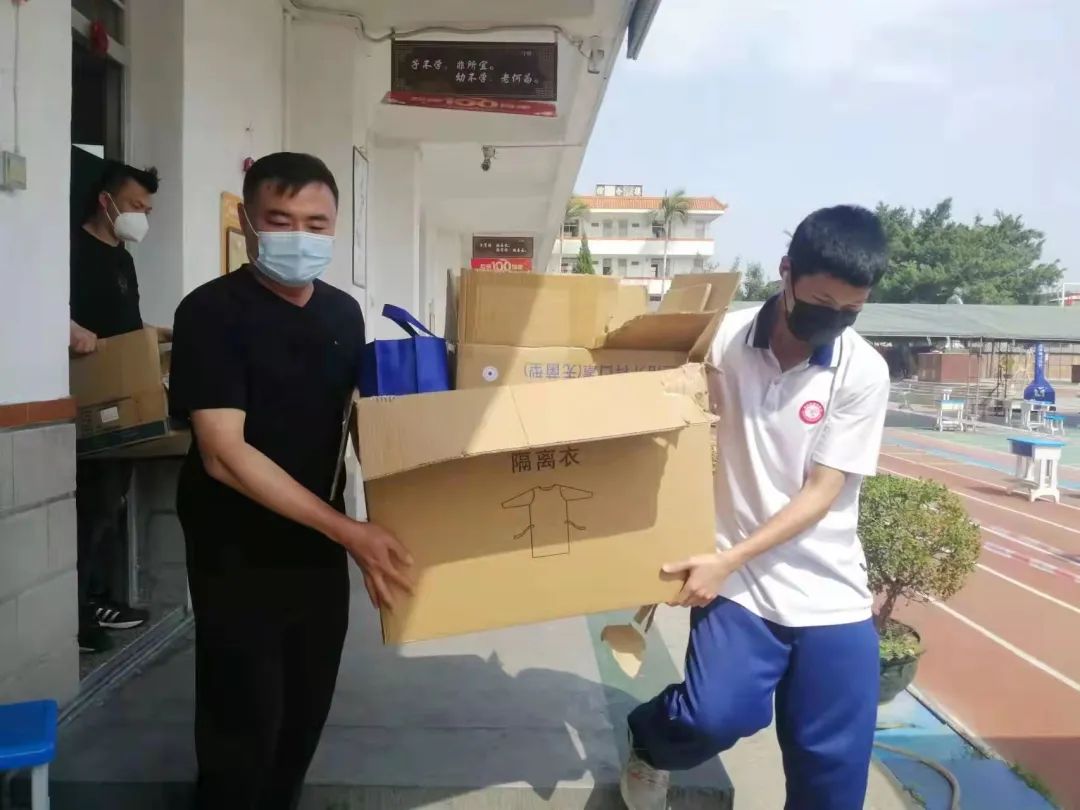 捐赠爱心灶,捐赠爱心物资为战疫注入温暖力量