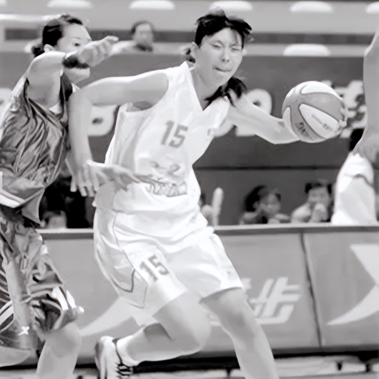 女篮陈月芳年轻时候身高体重,中国女篮巨人陈月芳