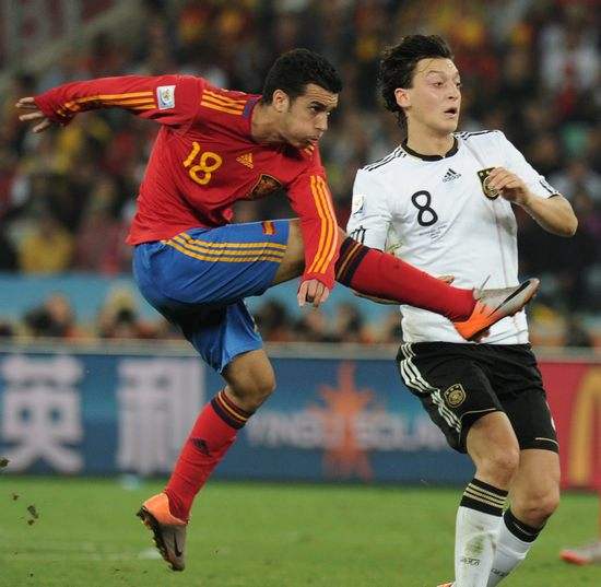 佩德罗获得过几次西班牙联赛冠军,足坛十大神锋之佩德罗