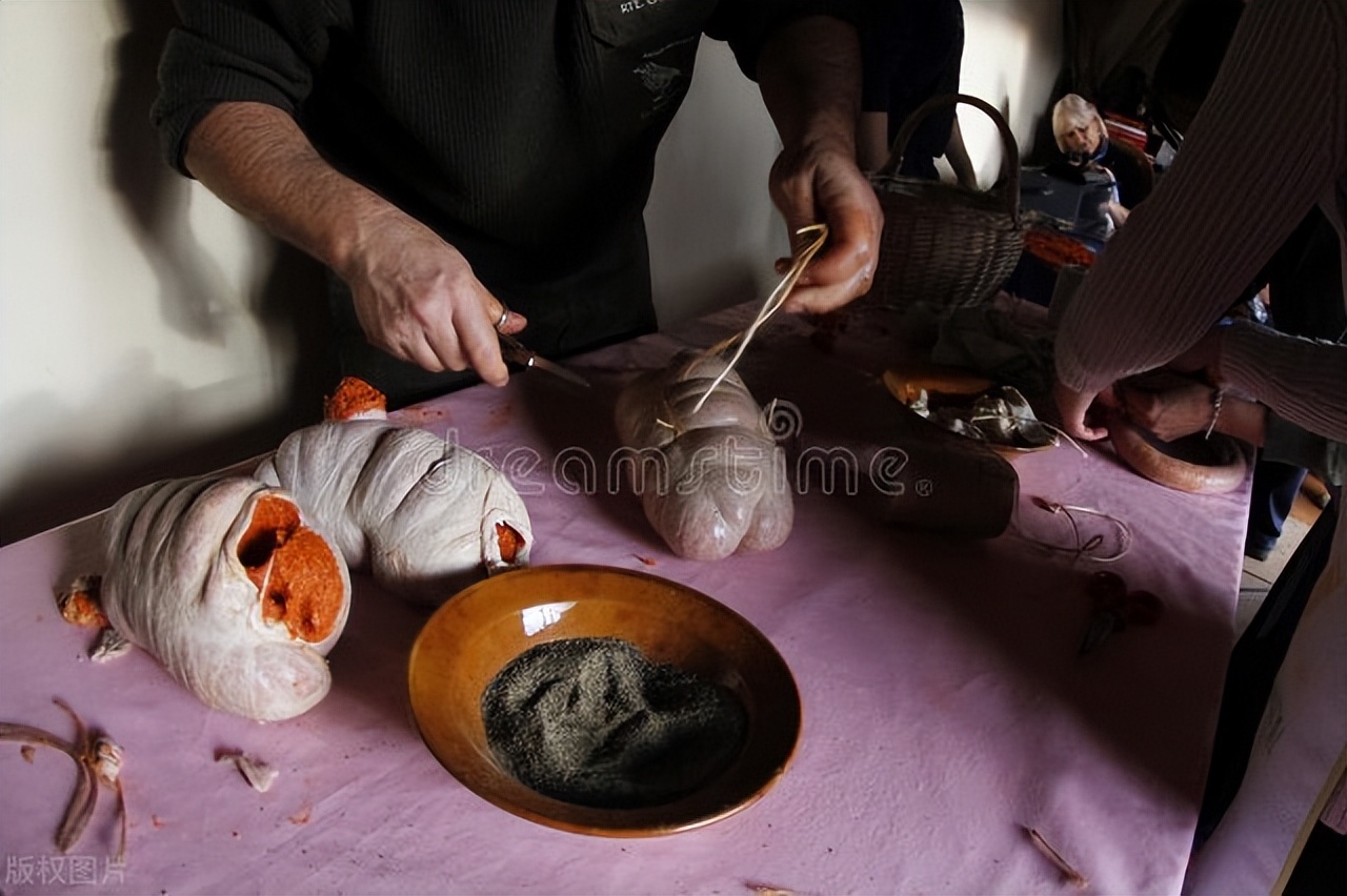 20多岁有几根白头发是什么原因,2岁宝宝有几根白头发是怎么回事