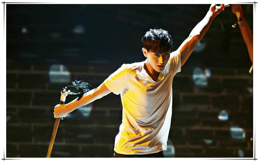 黄子韬与聋哑发小交流,黄子韬和他的聋哑朋友