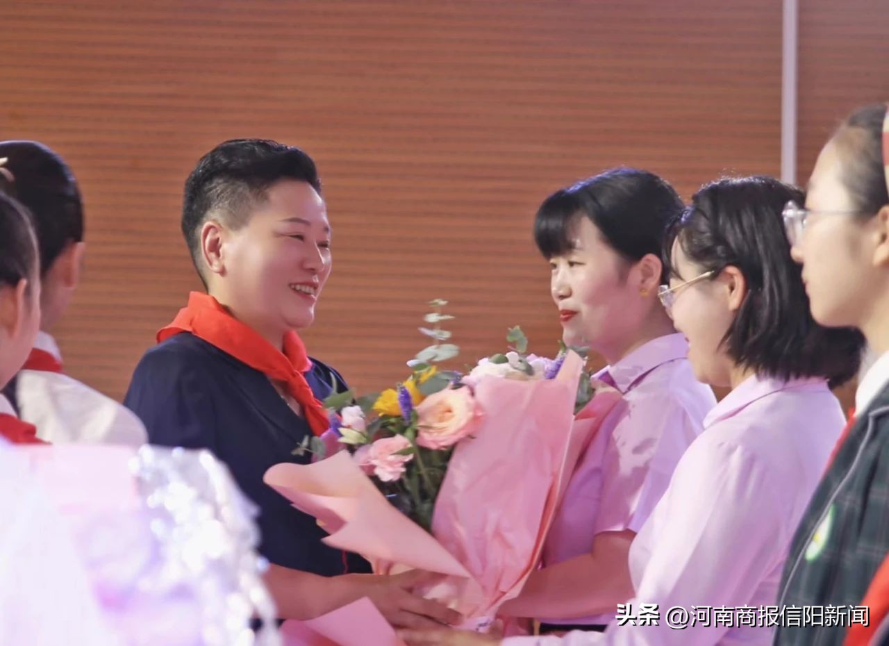 文艺汇演拔河啦啦操,啦啦操汇演