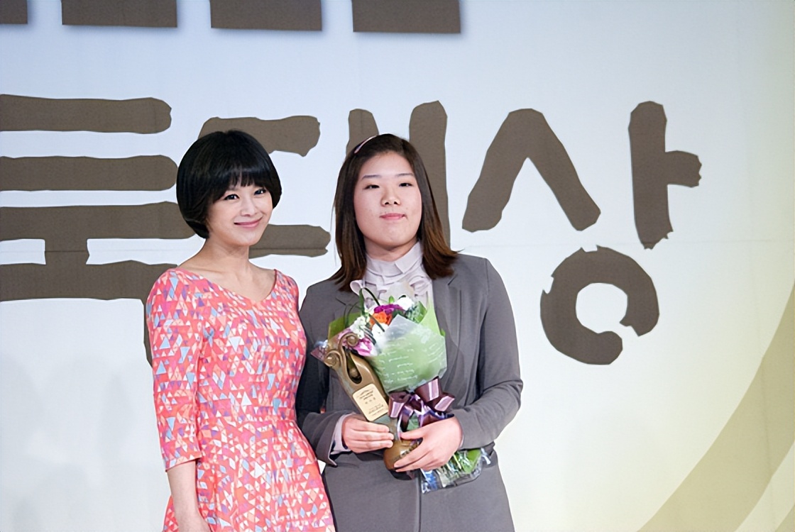 韩国女滑冰运动员退役,三星杯决赛柯洁柁嘉熹