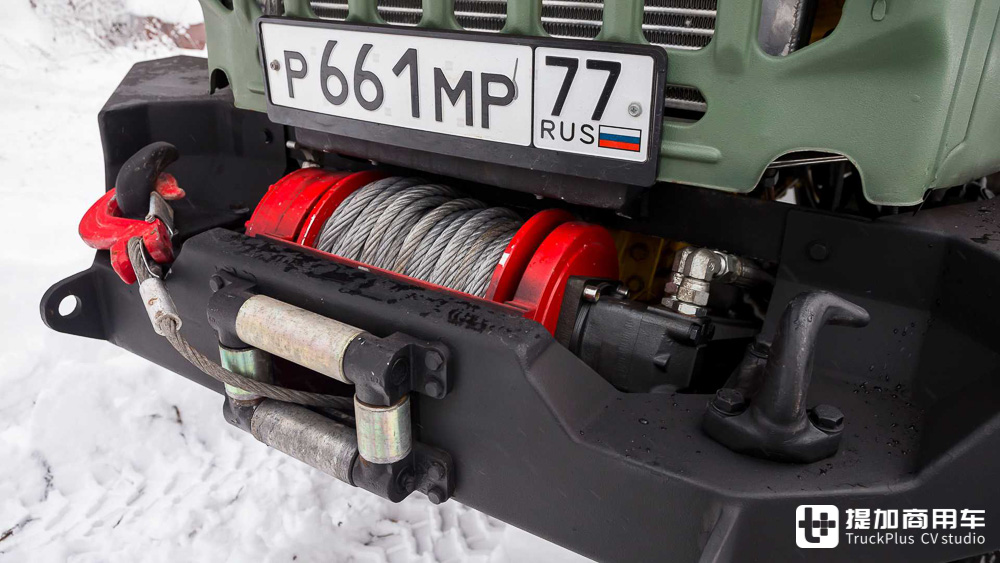 乌拉尔4320军用卡车穿越西伯利亚,遥控乌拉尔4320型6x6越野卡车