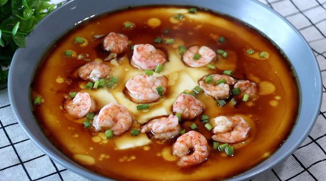 家有一老如有一宝各种投喂,老人一日三餐营养搭配