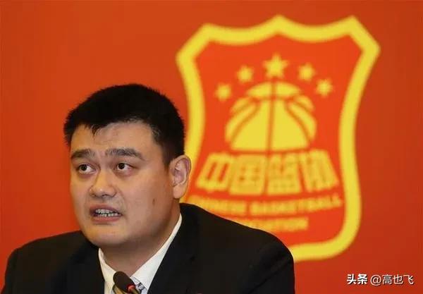 *疆新**队360度转了一圈，篮协光屁股拉磨——寒碜一圈！