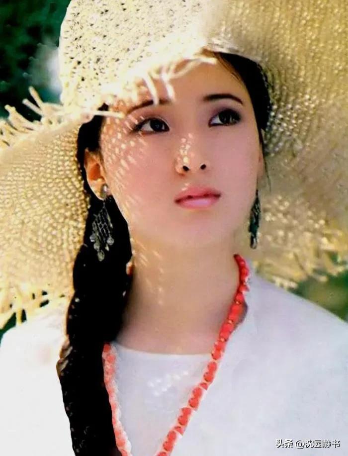 长得貌美如花演技不温不火女星,女明星惊艳时光的盛世美颜